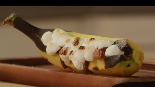 'How to Make Banana Boat S\'mores — No Campfire Needed'