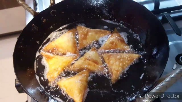 'Ramadan Special ChickenSmokey Samosa recipe by sab\'s food factory'