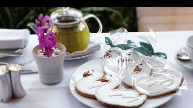 'How to Make Swan Cookies From the Bel-Air Hotel | Get the Dish'