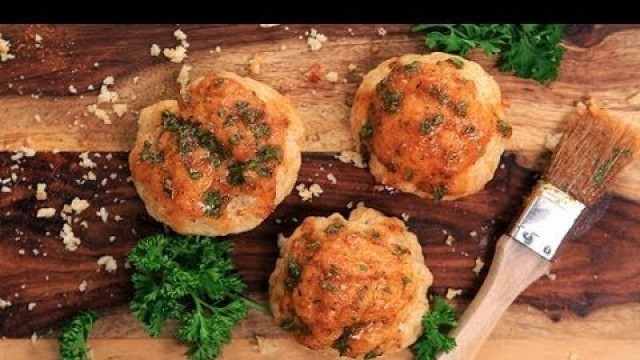 'How to Make Red Lobster\'s Cheddar Bay Biscuits | Get the Dish'