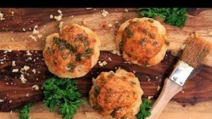 'How to Make Red Lobster\'s Cheddar Bay Biscuits | Get the Dish'