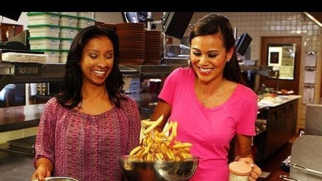 'How to Make Islands Restaurant\'s French Fries | Get the Dish'