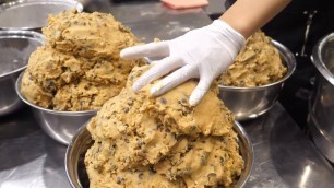 'Amazing Giant Cookie Mass Production Process at a Korean Cookie Factory - Korean Dessert Factory'