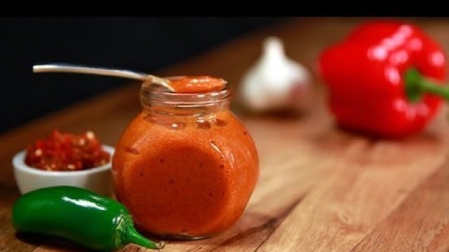 'How to Make Homemade Sriracha Hot Sauce | Eat the Trend'