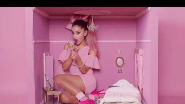 'Ariana Grande - VIVA GLAM (M.A.C) Commercial'