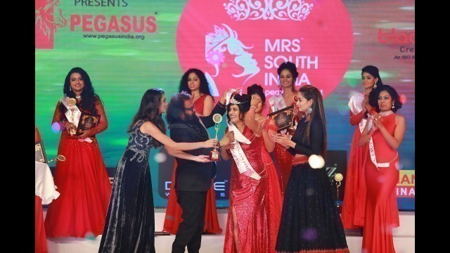 'Mrs Kerala Global 2017 - Mrs Jyothi Vijayakumar'