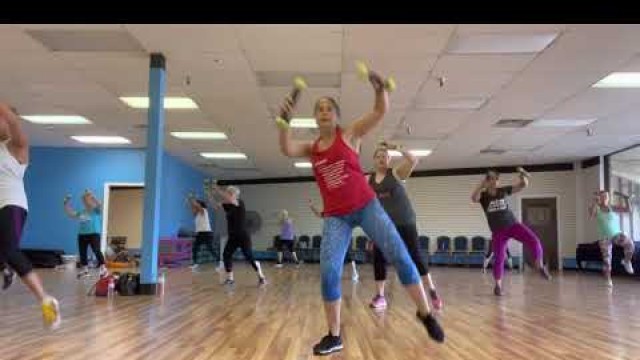 'Zumba Toning to “Mayores” //Becky G. (KLAP Remix) [feat. Lucas Lucco]  // Choreo by Rachel P.'