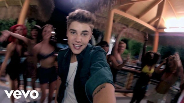'Justin Bieber - Beauty And A Beat ft. Nicki Minaj (Official Music Video)'