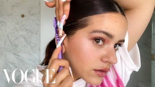 'Rosalía\'s Guide to Pink Eyeshadow and a Slicked-Back Ponytail | Beauty Secrets | Vogue'