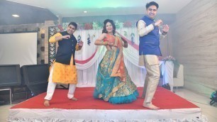 'Sangeet fusion dance II Aa to sahi II Oh ho ho II Ankh maare II Bride with her brothers'