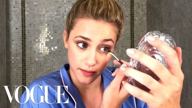 'Riverdale Star Lili Reinhart\'s Guide to Fresh-Faced Makeup | Beauty Secrets | Vogue'
