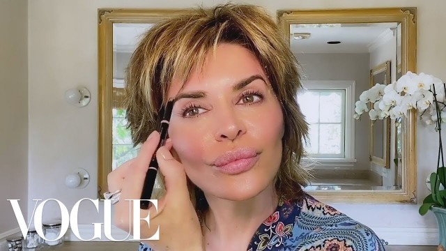 'Lisa Rinna’s Guide to Ageless Skin and Her Signature Plush Lips | Beauty Secrets | Vogue'