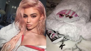'Kylie Jenner Previews Holiday Stocking & Reveals Perfect Selfie Secrets'