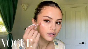 'Selena Gomez\'s Guide to the Perfect Cat Eye | Beauty Secrets | Vogue'