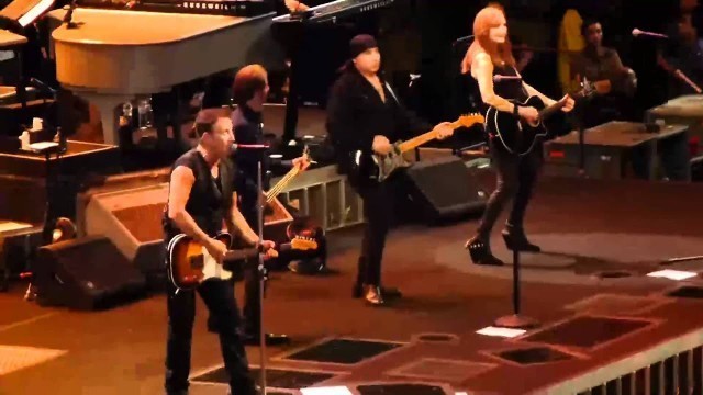 'Bruce & Jessica Springsteen: Dancing In The Dark live Bercy Paris 2012'
