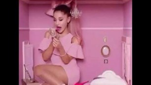 'Viva Glam Mac Cosmetics Ariana Grande 