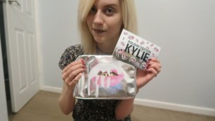 'ASMR Kylie Cosmetics Holiday Vixen Bundle Unboxing'
