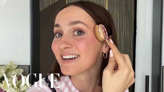 'Euphoria\'s Maude Apatow Shares Her Everyday Skin Care Routine | Beauty Secrets | Vogue'