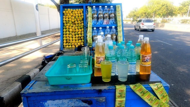 'Fresh lemon soda making by a lady | street food chennai| Marina beach| Lime juice| Mr Street Foodie|'