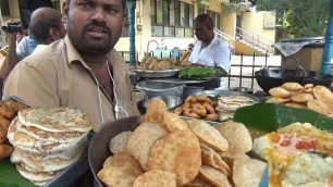 'It\'s a Breakfast Time in Chennai Street - Pongal with Coconut Chutney & Samber - Only 20 rs Plate'