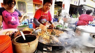 'Over 50 years Famous Char Koay Kak Breakfast Penang Street Food 小蓬莱外的炒粿角'