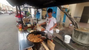 'Street Food Malaysia Penang Fire Wood Char Koay Kak 材火猪油渣鸭蛋炒粿角汕头街 Raddish Cake'