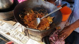 'Penang Street Food | Mee goreng Mamak & Pasembor'