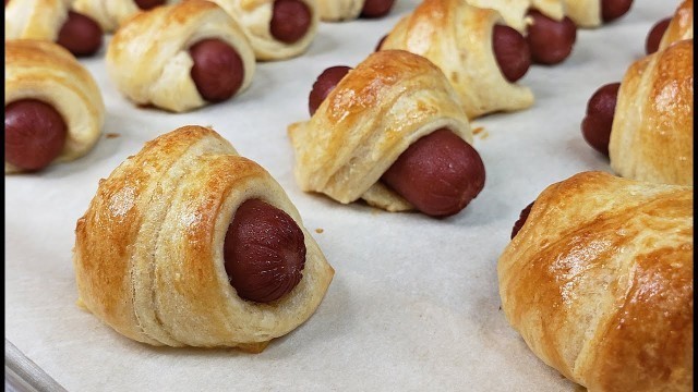 'PIGS IN A BLANKET | Easy Mini Crescent Dogs Recipe'