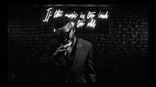 'Tinie Tempah - Look At Me (Official) ft. Giggs'