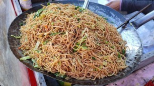 'Cheapest Veg ChowMein of Shillong Rs. 20/- Only | Indian Street Food'