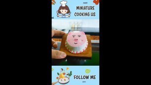 'Beautiful Miniature Pig Cake Decorating #Shorts #MiniatureCookingUS #minifood'