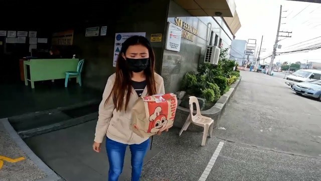 'GRAB FOOD,pampanga chapter...pick up sa jollibee at drop off'