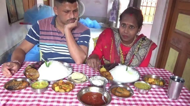 'Friendly Husband Wife Eating - Rice with Potol Chingri - Pui Shak Mituli - Doi Katla - Beguni'