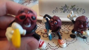 'California Raisins fast food toys found at a thrift store'