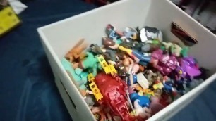 '20$ box haul of vintage and fast food toys'