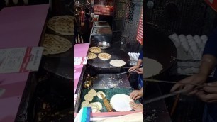'Best Non Veg Roll of Delhi #Muttontikkaroll #Eggroll #Streetfood #fastfood #foodporn #shorts'
