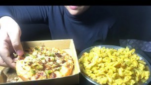 'ASMR: EATING PIZZA 