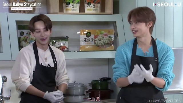 '[LuckySEVENTEEN中字] [SVT’s Hallyu EP 1] LIVE K-Food & Cooking l 品嘗首爾之味一天觀光團直播｜SEVENTEEN｜'