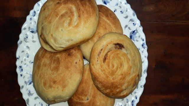 'Crispy Chicken Bun/ চিকেন বান'