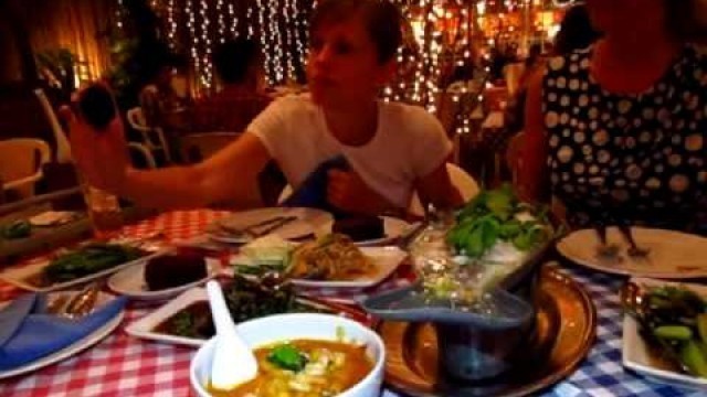 'Where to Eat Delicious Thai Food in Bangkok Cabbages & Condoms Sukhumvit Soi 12 - PhilinBangkok.com'