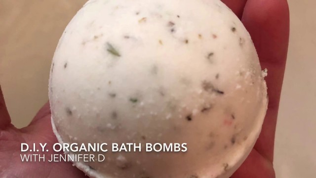 'D.I.Y. Organic Bath Bombs (Easy dry Recipe) Natural coloring Tips included'