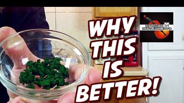 'Extracting Chlorophyll to Make Green Food Coloring! | Kitchen Instruments'