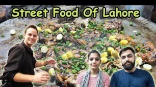'Sreet Food Of Lahore | The Food Ranger | Pakistan | Couple Wala Reaction'