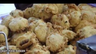 'Palghar\'s Best Vada Pav || Indian Street Food Series|| Crazy Food Ranger'