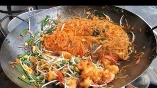 'Asian Street Food Fast Food Street in Asia, Cambodian food #150, Fry Rice Noodles Meats'