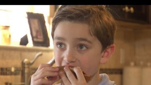 'Boy With Severe Food Allergy Can Only Eat 7 Foods | Good Morning America | ABC News'