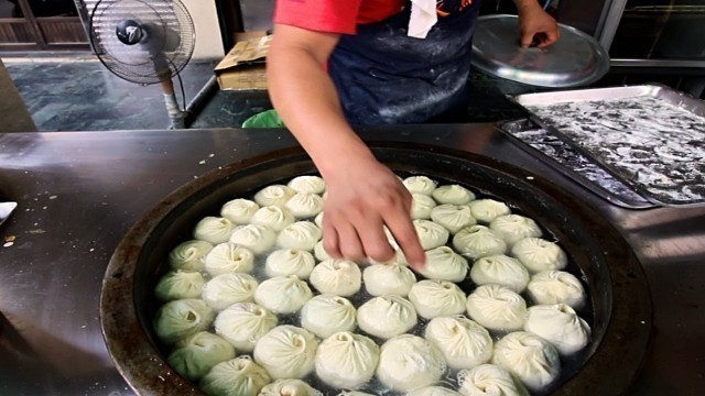 'Taiwan Street Food Tour - Chiayi Market Street Food + Taiwan Dragon Boat Festival Food'