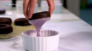 'Watch doughnuts glazed in natural food coloring'