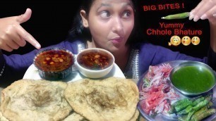 'ASMR:CHOLE BHATURE EATING || CHOLE BHATURE (STREET FOOD) VEGETARIAN INDIAN FOOD MUKBANG || BIG BITES'