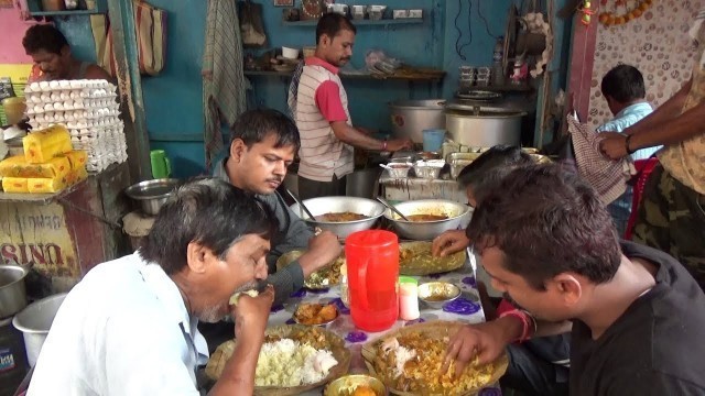 'Hungry People Eating - Chicken Rice / Fish Rice / Boti Rice -  Street Food Dacres Lane Kolkata'
